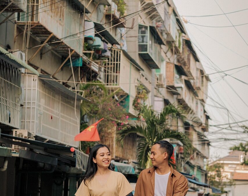 Perbandingan Program Bantuan Sosial di Desa Kamal dengan Desa Lain